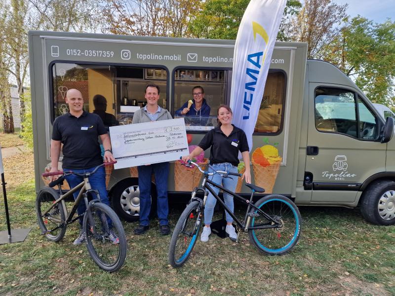 Spendenscheckübergabe VEMA