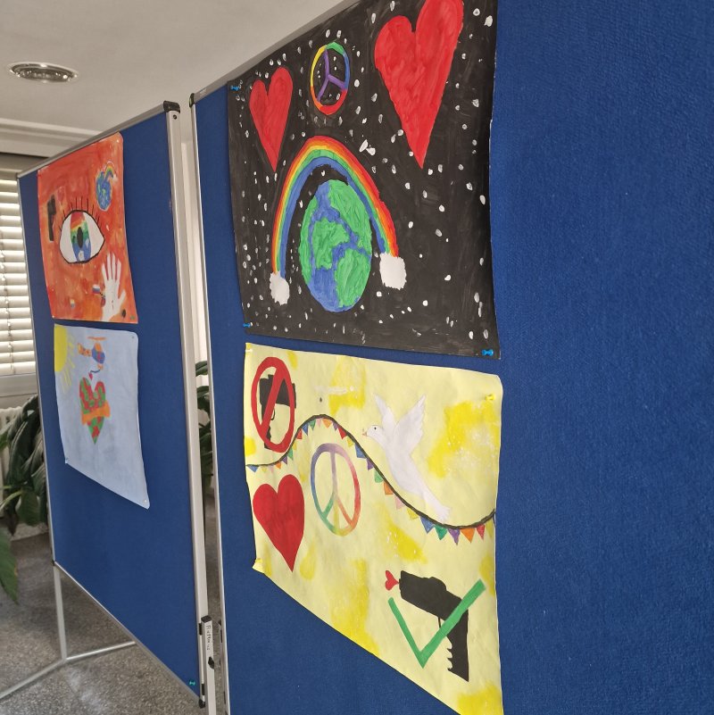 Unterstützt durch lokale Lions Clubs nehmen jährlich über 300.000 junge Menschen aus aller Welt teil. 