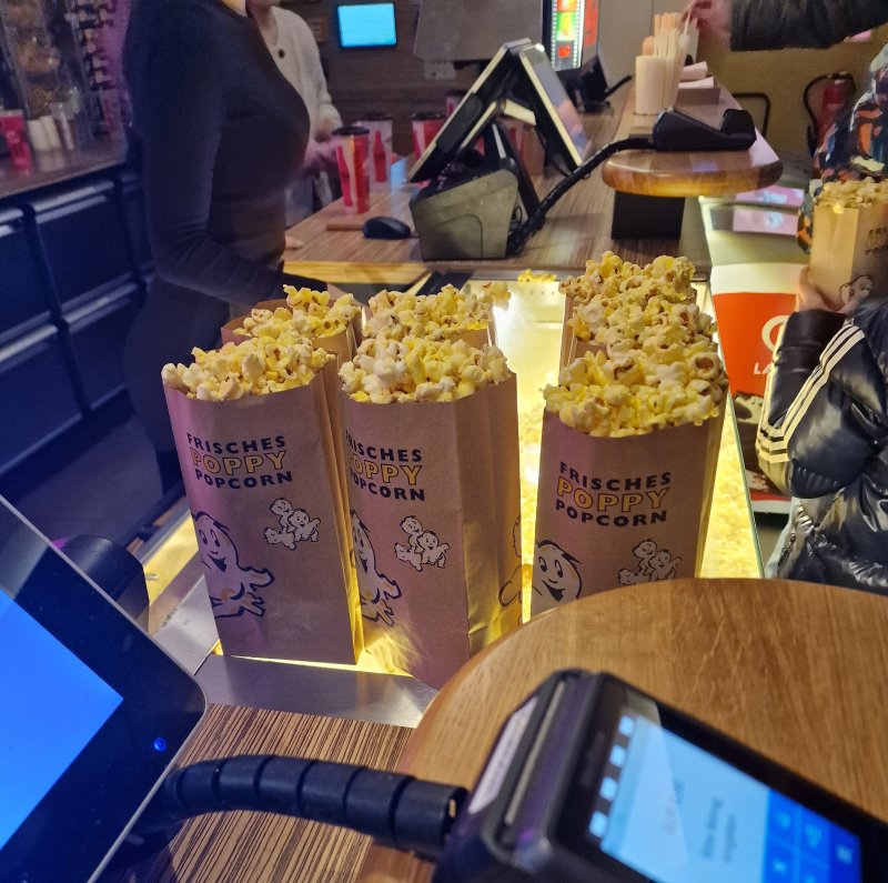 Die Kinder bekamen zum Film leckeres Popcorn.