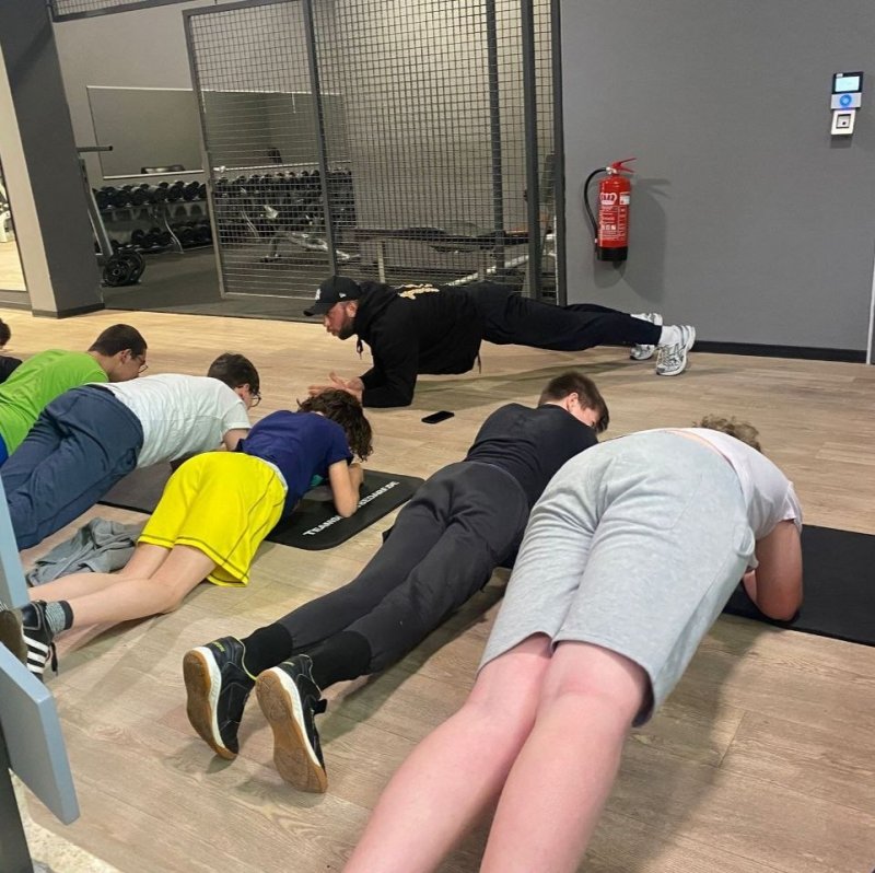 Auch Planks standen auf dem Programm.