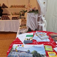 Unsere Jugendlichen und Pädagoginnen und Pädagogen des HWH hatten einen Stand auf dem Bruchsaler Adventsmarkt.