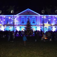 Unser Schloss leuchtete in festlichen Farben.