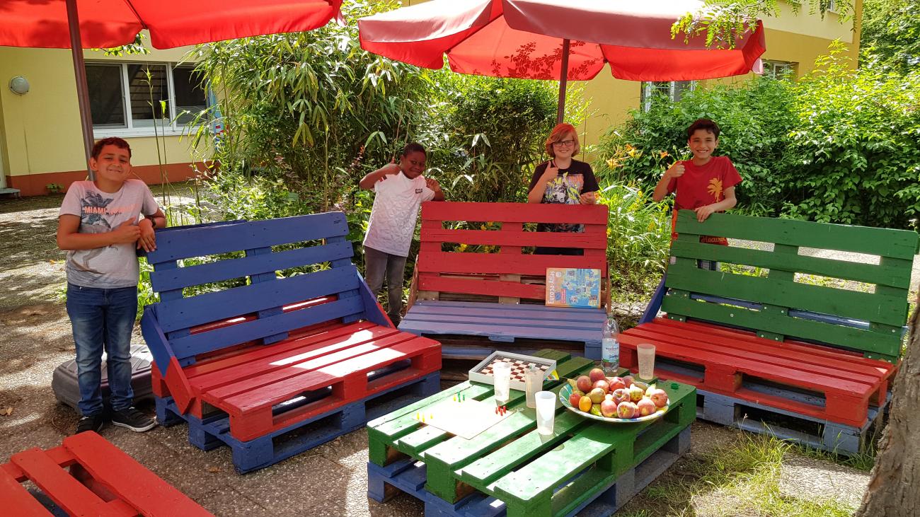 Gemütlich in den Sommer | Jugendeinrichtung Schloss Stutensee - Hilfe